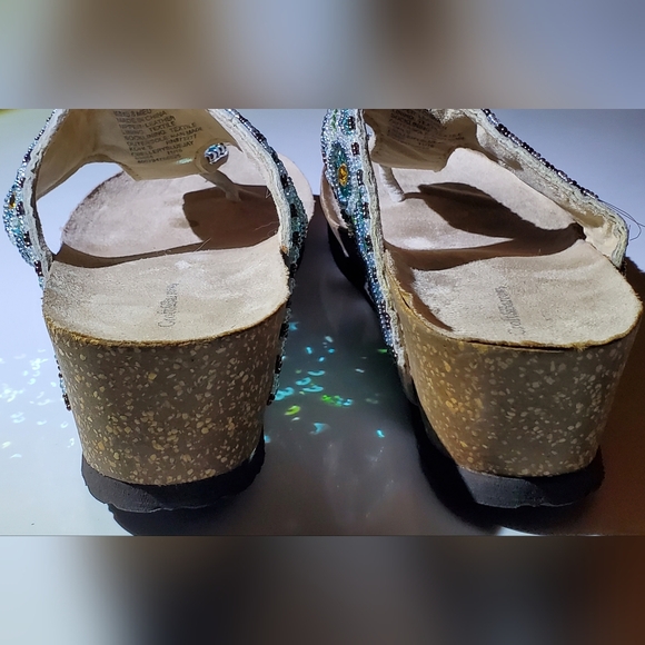 Croft & Barrow Blue and Green Beaded Sandals - Picture 6 of 11